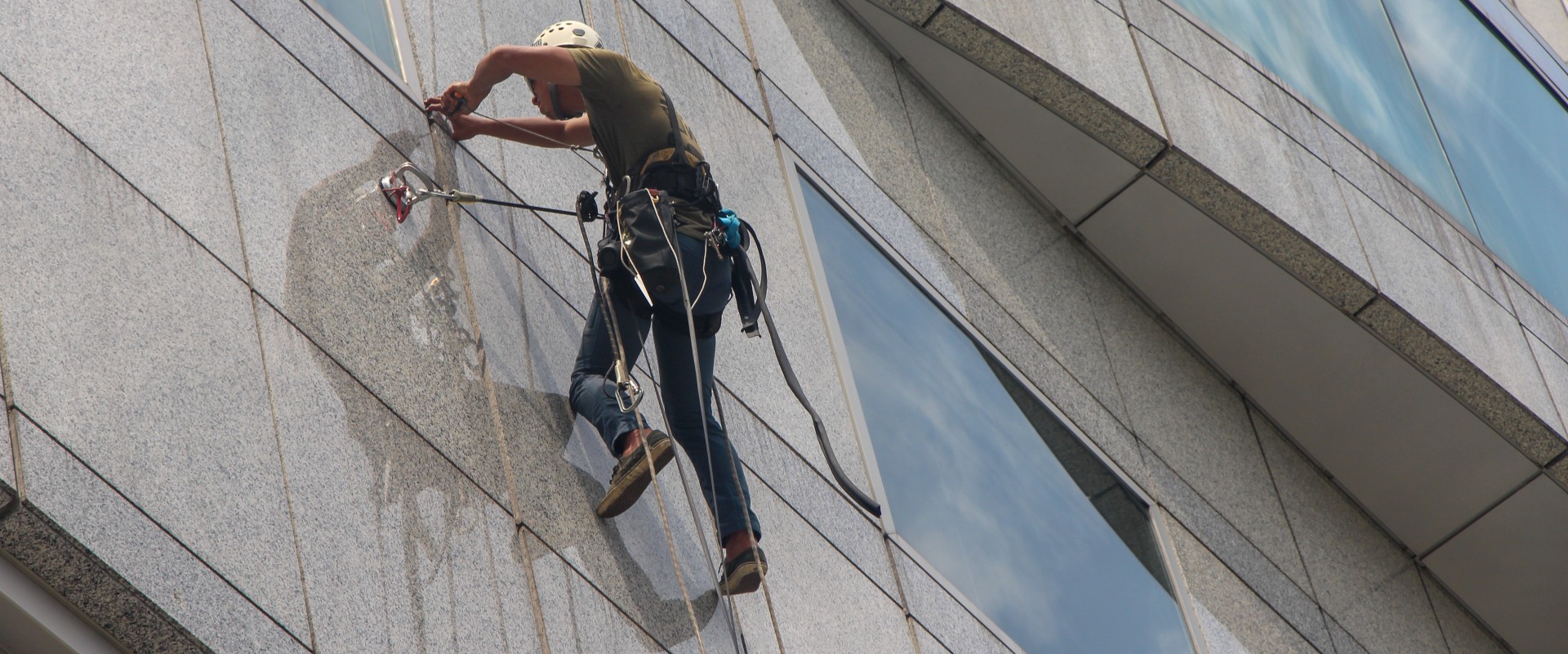 Setting Reminders and Notifications for Upcoming Tasks and Deadlines: An Essential Guide for Window Cleaners